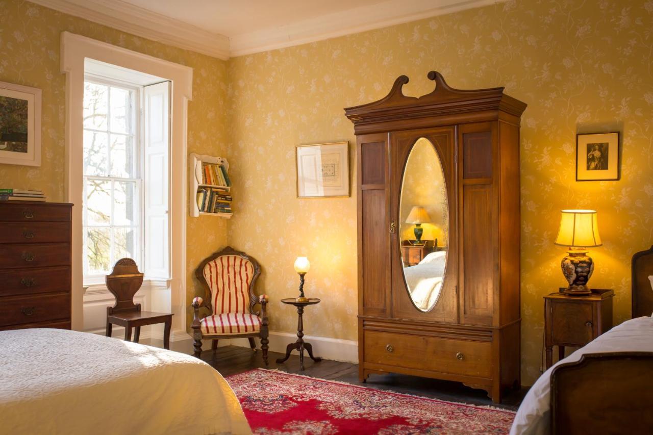 Roundwood House Hotel Mountrath Room photo