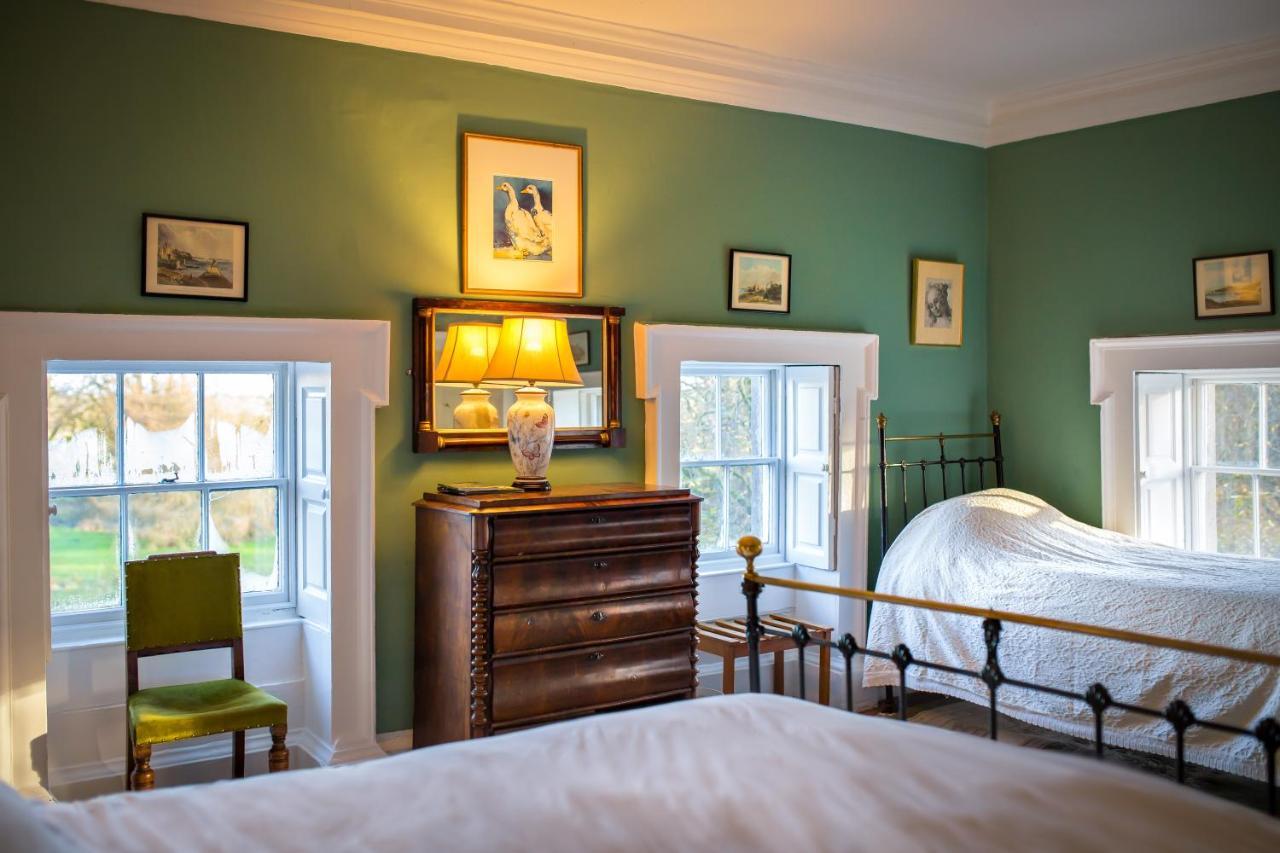 Roundwood House Hotel Mountrath Room photo